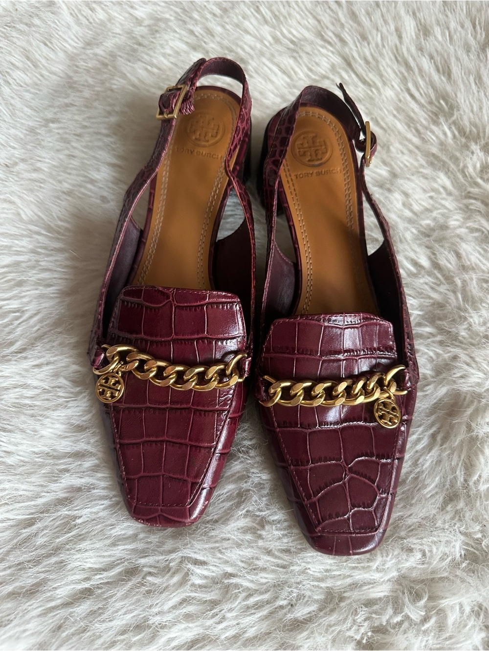 Tory Burch Benton charm Burgundy Croc-Embossed Slingback Loafers With Gold Chain - Picture 5 of 16